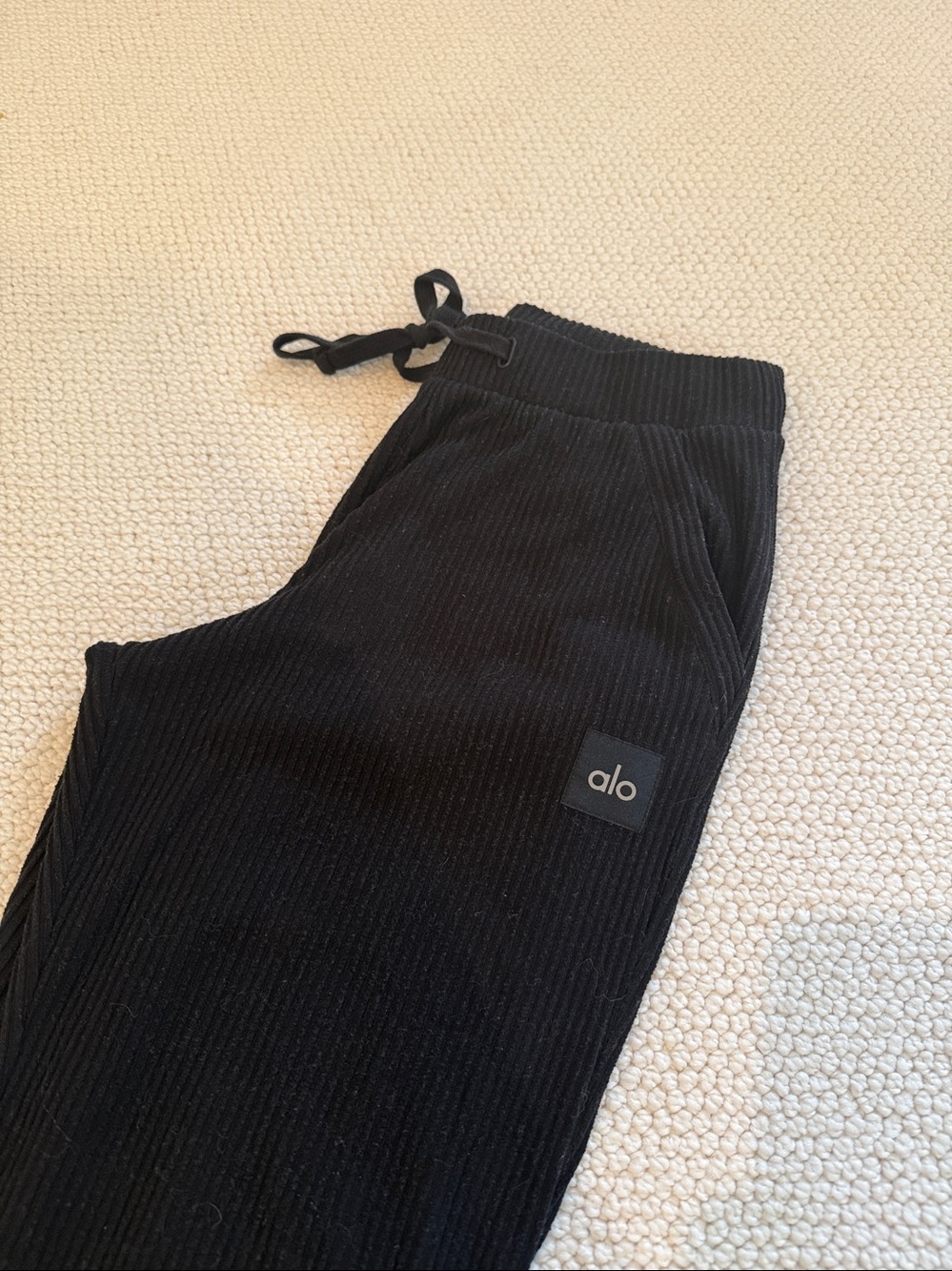 Alo Muse Sweatpants jogger - Picture 2 of 5